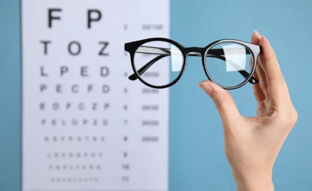 Ile kosztują okulary na NFZ? Kompletny przegląd refundacji Ile kosztują okulary na NFZ? Kompletny przegląd refundacji