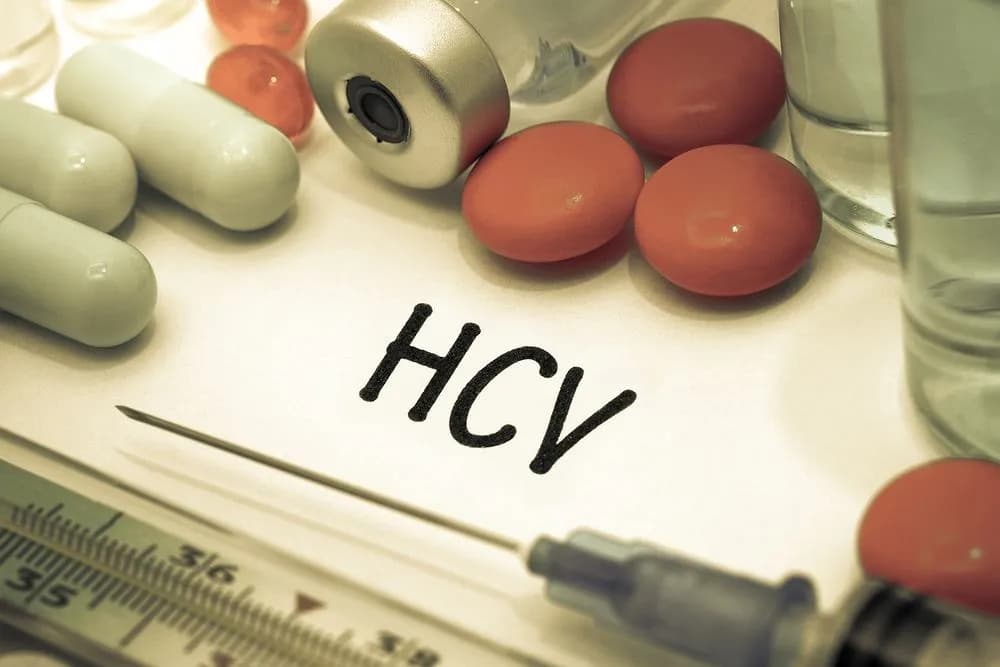 Objawy wirusa HCV: od wczesnych oznak po przewlekłe zapalenie Objawy wirusa HCV: od wczesnych oznak po przewlekłe zapalenie